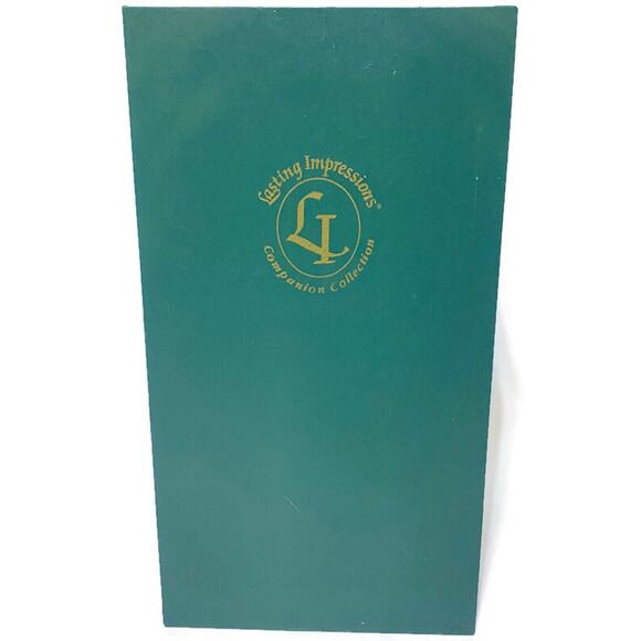 Lasting Impressions Doll Heritage Mint Companion Collection in Carrying Case 12" - Picture 11 of 12